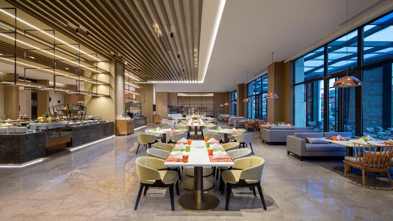 Отель Holiday Inn Express Chengde Park View, An Ihg