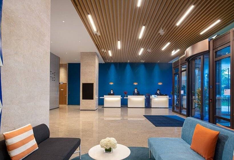 Отель Holiday Inn Express Chengde Park View, An Ihg