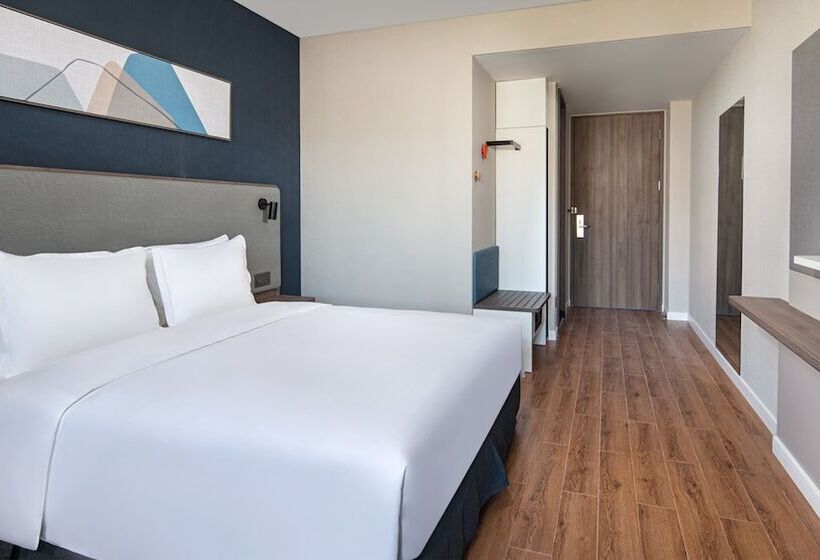 Отель Holiday Inn Express Chengde Park View, An Ihg