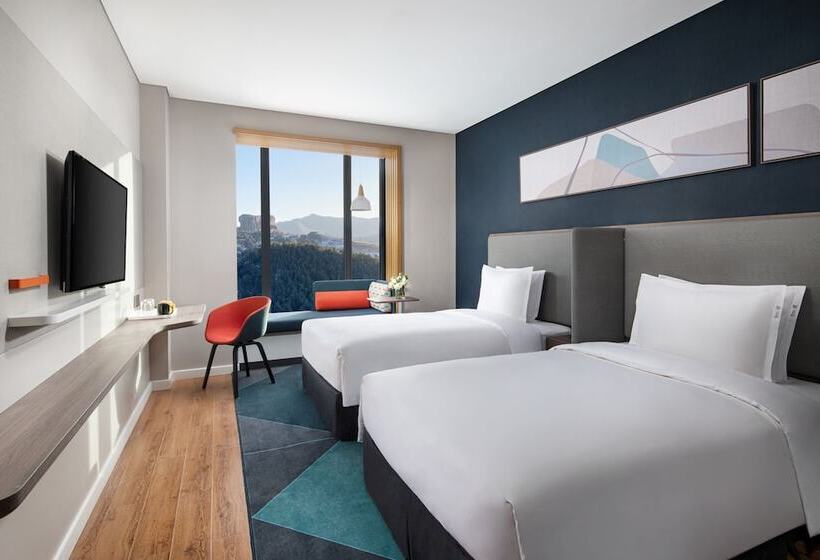 Отель Holiday Inn Express Chengde Park View, An Ihg