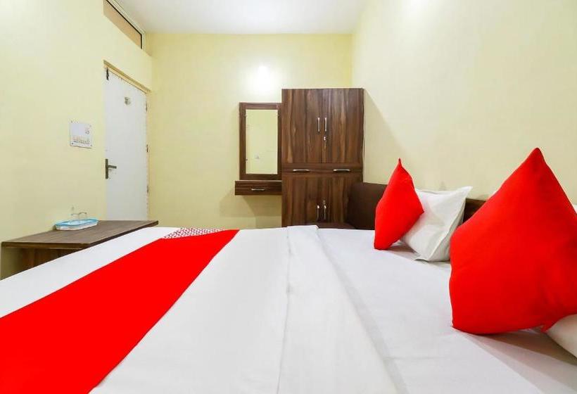 בית מלון כפרי Oyo 78488  Parkland Blue