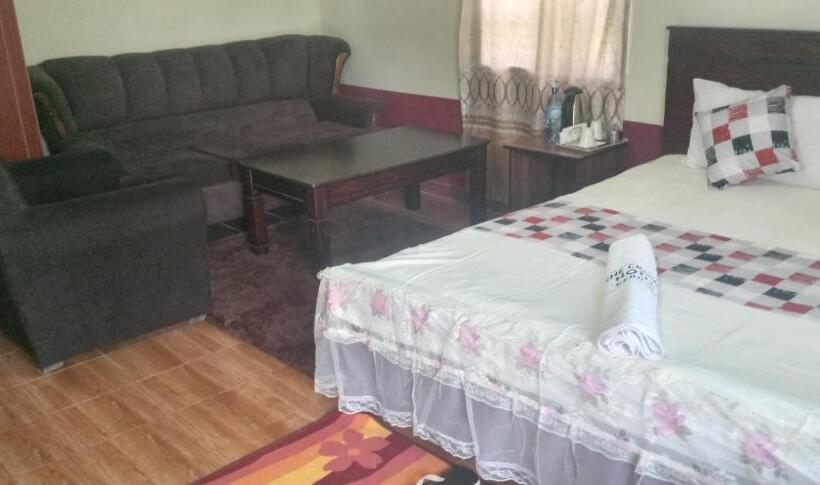 هتل The Crown Place