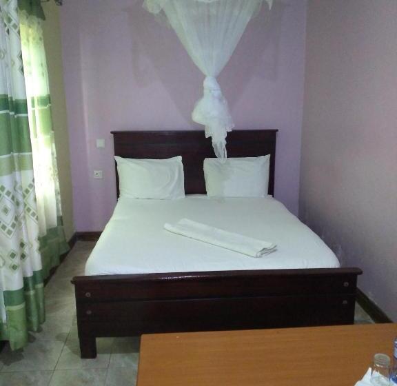 هتل The Crown Place