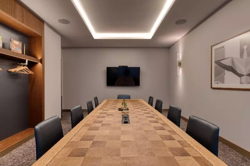 هتل Voco The Hague, An Ihg