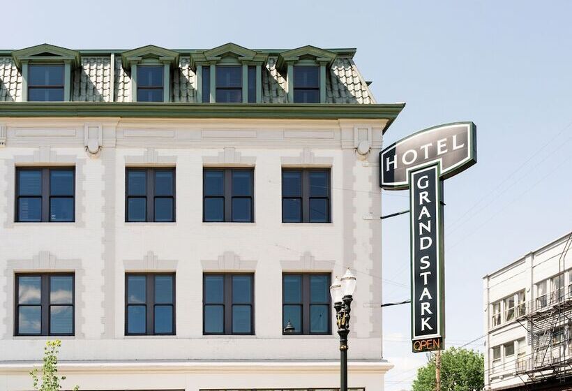 فندق Grand Stark