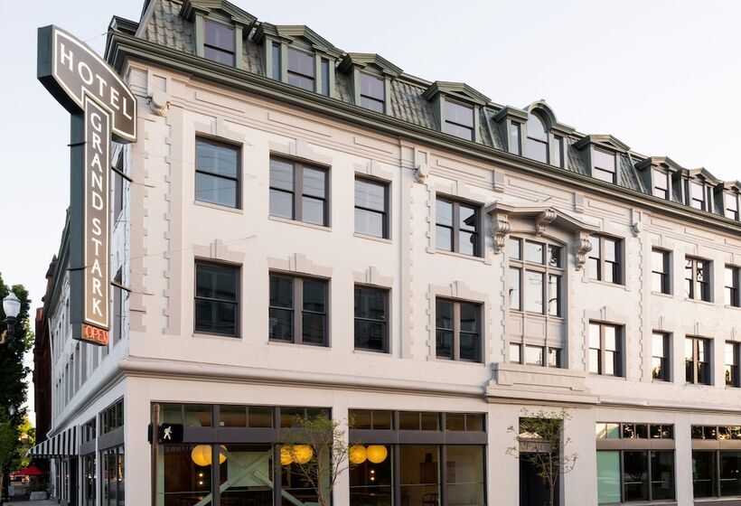 فندق Grand Stark
