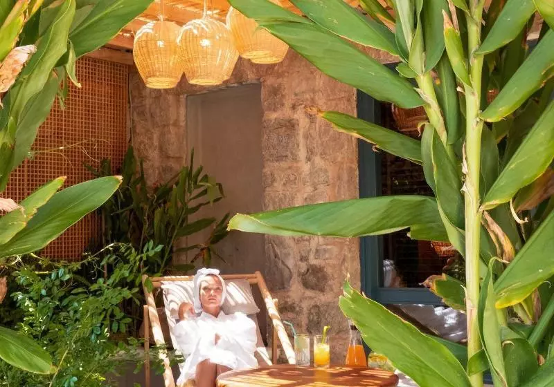 Hotelli Pilos Suites