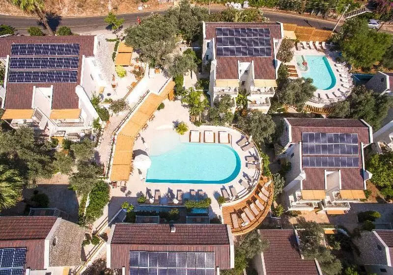 Hotelli Pilos Suites