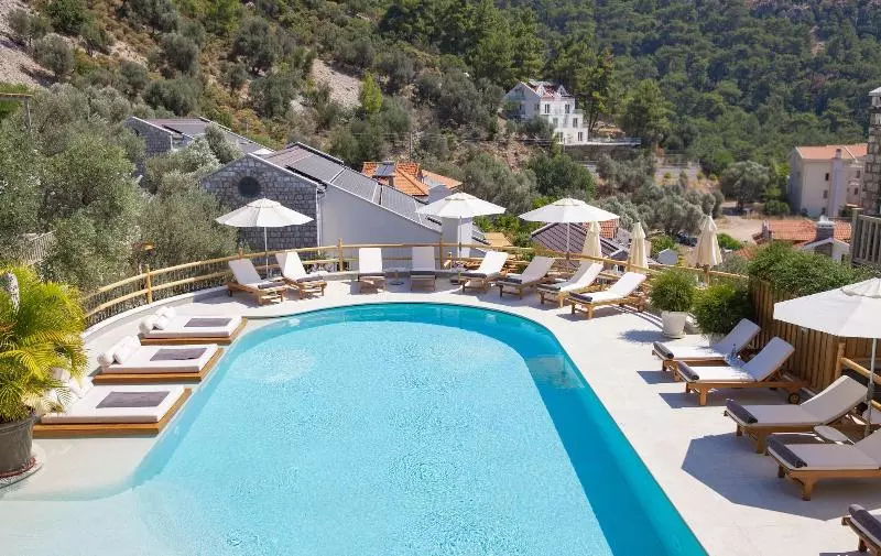 Hotelli Pilos Suites