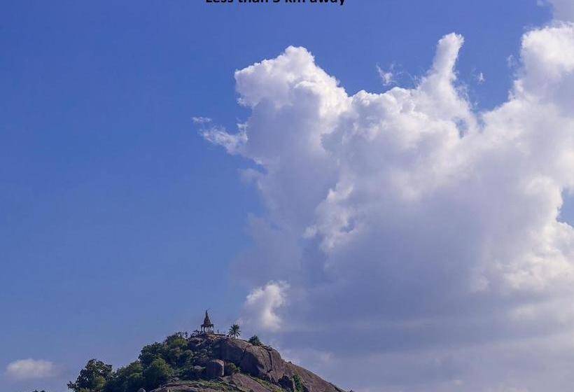 Spot On 77656 Hotel The Bliss