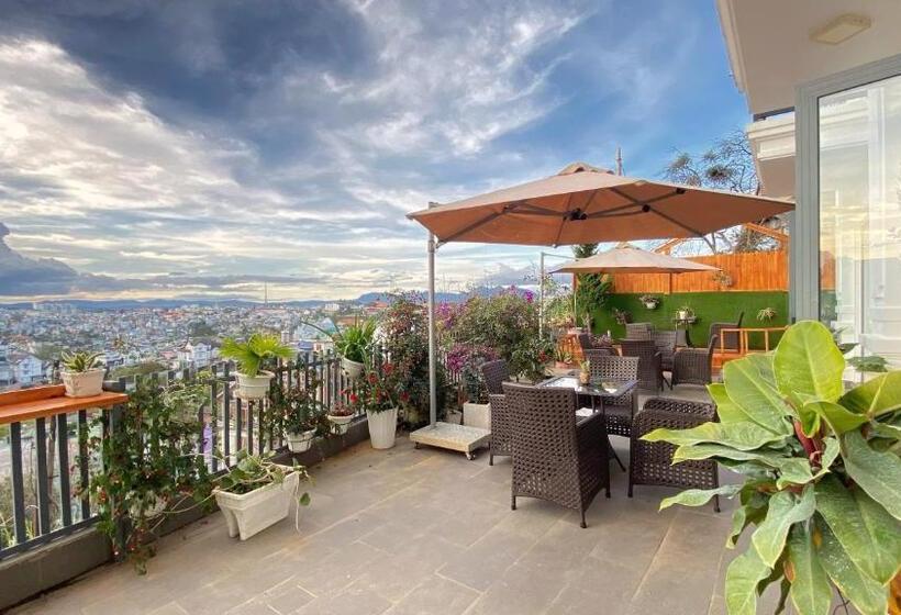 La Pense E Hotel   Dalat