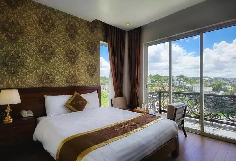 La Pense E Hotel   Dalat