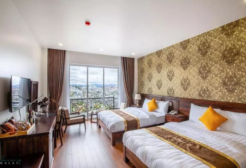 La Pense E Hotel   Dalat