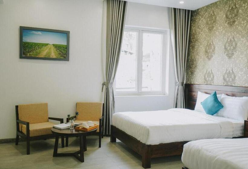 La Pense E Hotel   Dalat