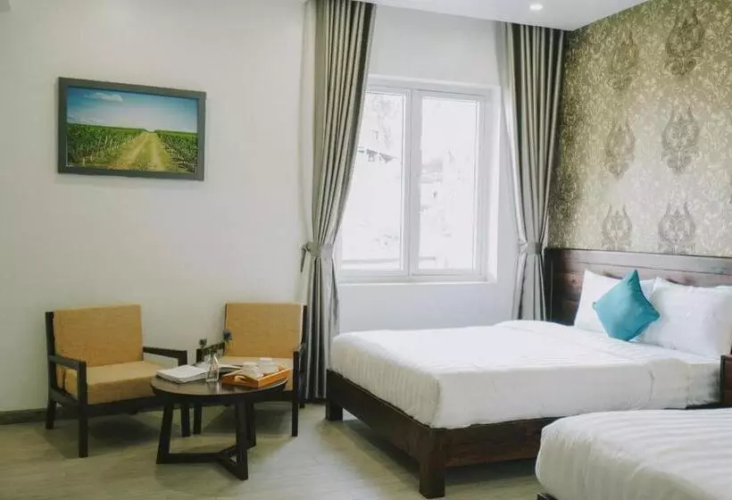 La Pense E Hotel   Dalat