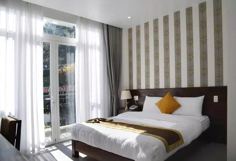 La Pense E Hotel   Dalat
