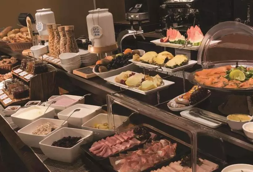 Adina Apartment Hotel Berlin Checkpoint Charlie