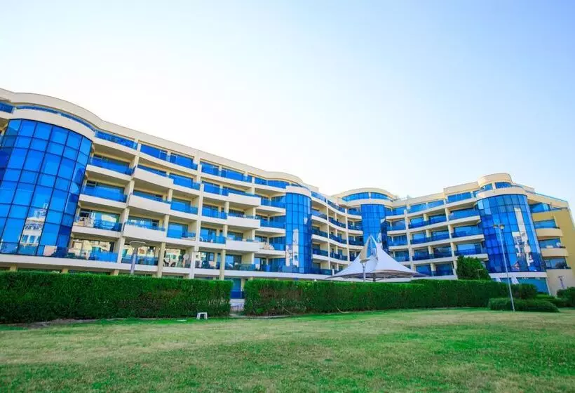 Aparthotel Marina Holiday Club   All Inclusive & Free Parking