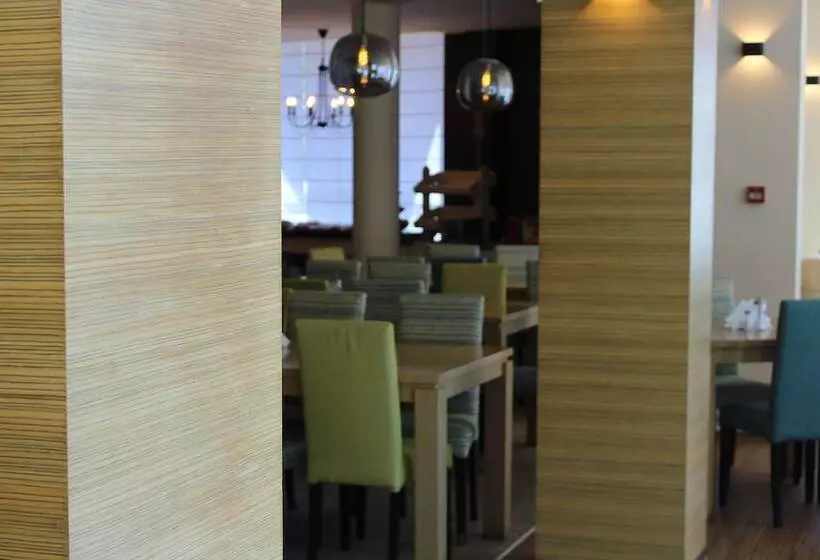 Aparthotel Marina Holiday Club   All Inclusive & Free Parking