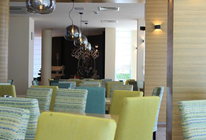 Aparthotel Marina Holiday Club   All Inclusive & Free Parking