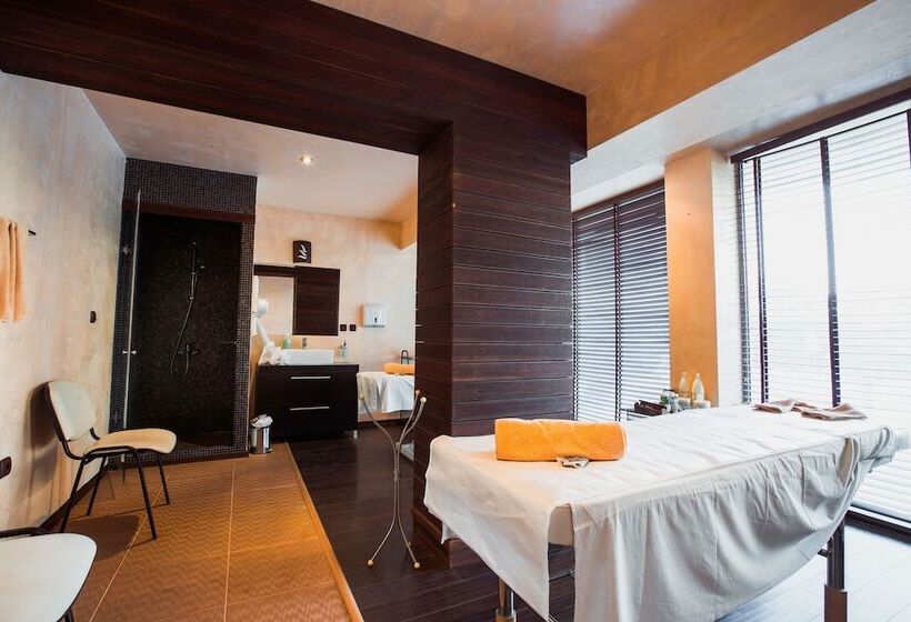 Aparthotel Marina Holiday Club   All Inclusive & Free Parking