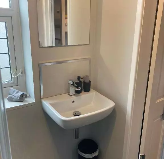 Отель Abbey Court Guest House