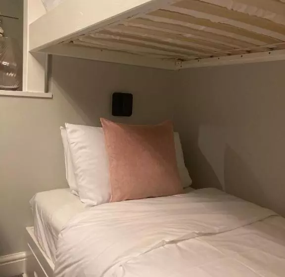 Отель Abbey Court Guest House