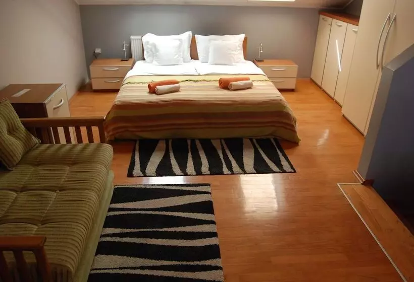 فندق Car Royal Apartmans