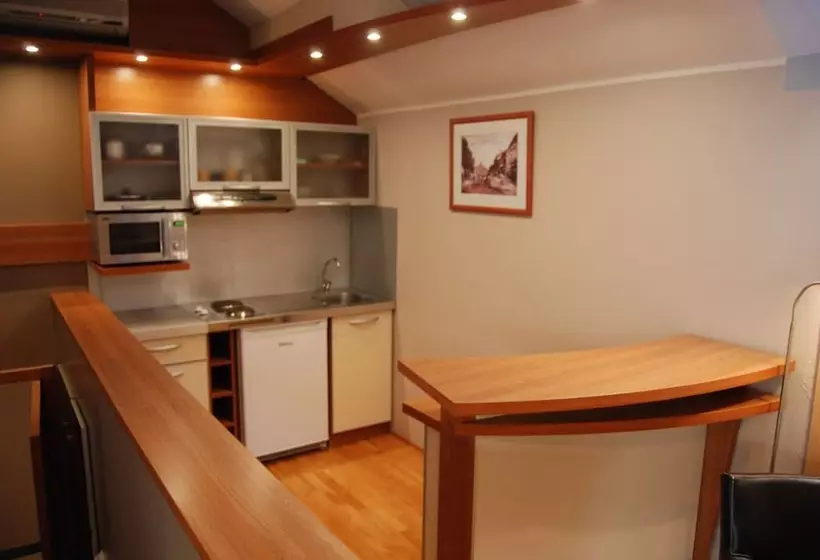 فندق Car Royal Apartmans