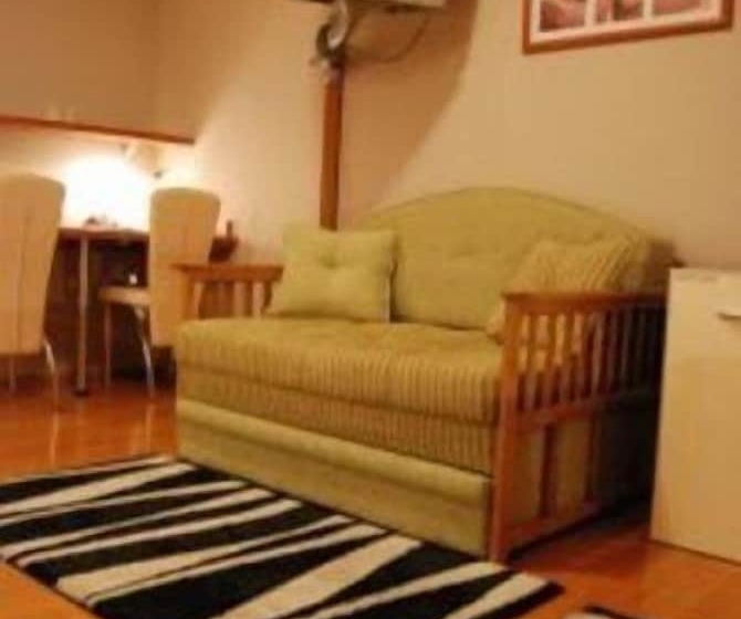 فندق Car Royal Apartmans