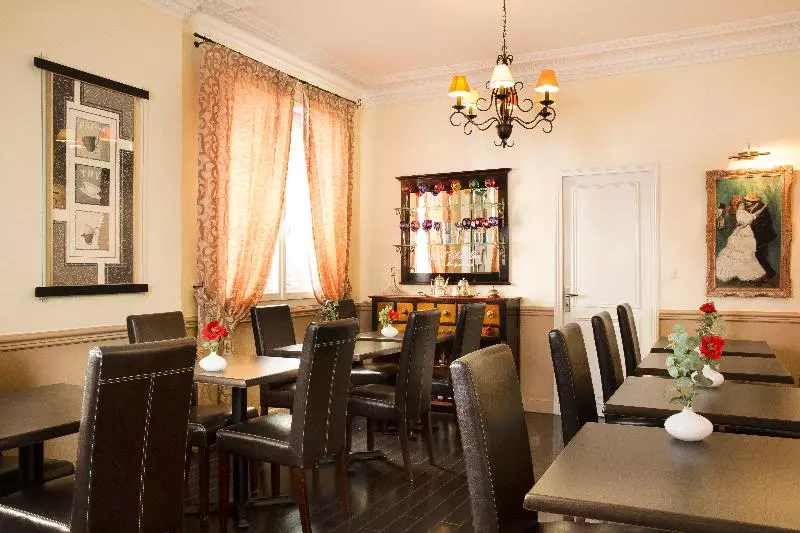 هتل Chatillon Paris Montparnasse