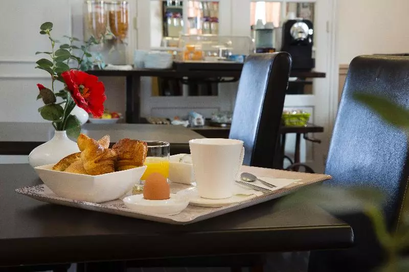 هتل Chatillon Paris Montparnasse