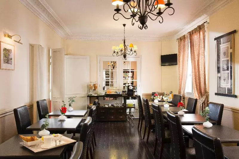 هتل Chatillon Paris Montparnasse