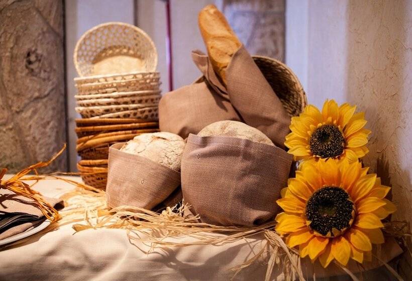 Отель Club Esse Pila 2000