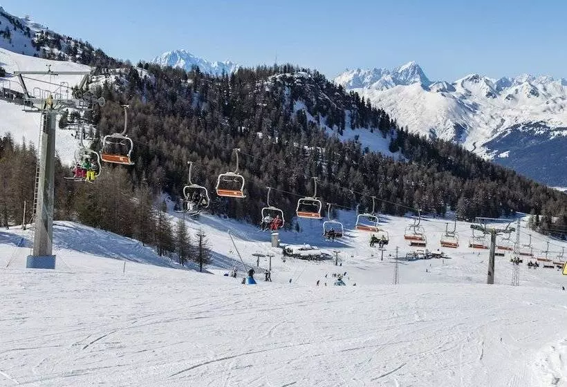 酒店 Club Esse Pila 2000