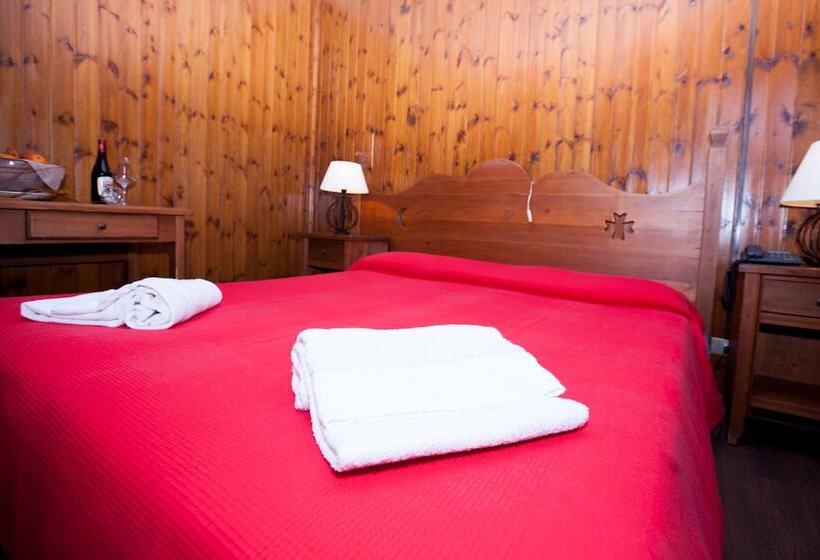 Отель Club Esse Pila 2000