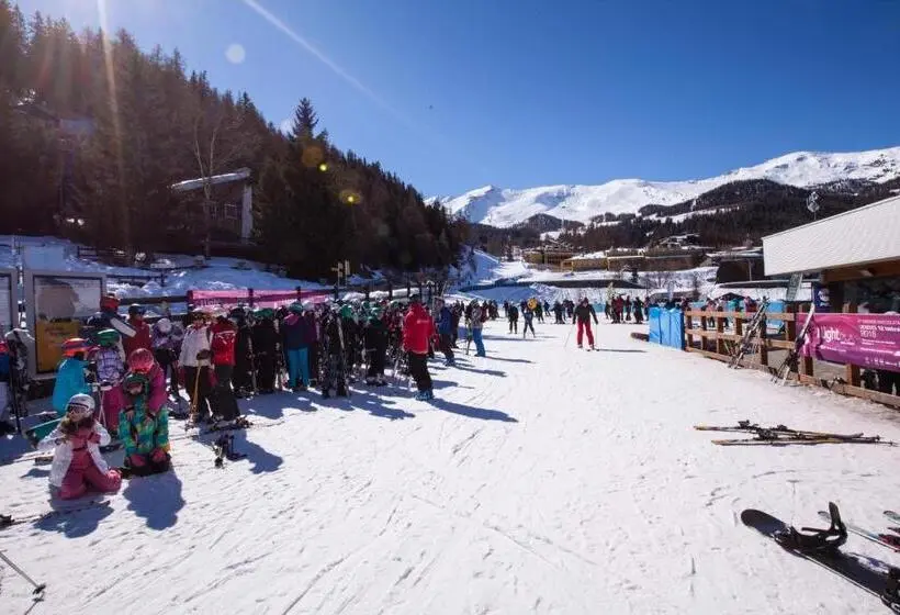 هتل Club Esse Pila 2000