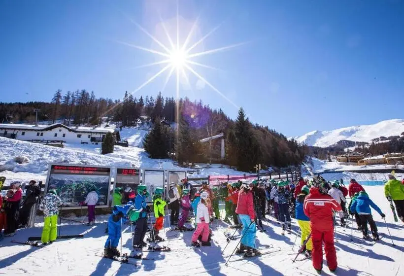 هتل Club Esse Pila 2000