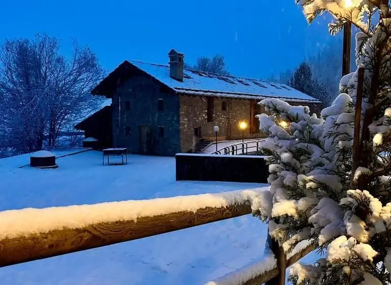 هتل Club Esse Pila 2000