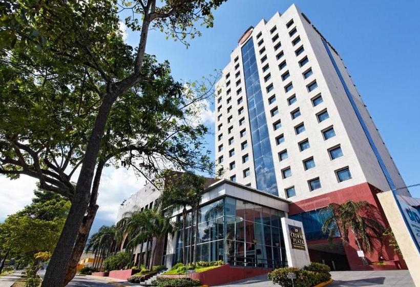 هتل Crowne Plaza San Pedro Sula
