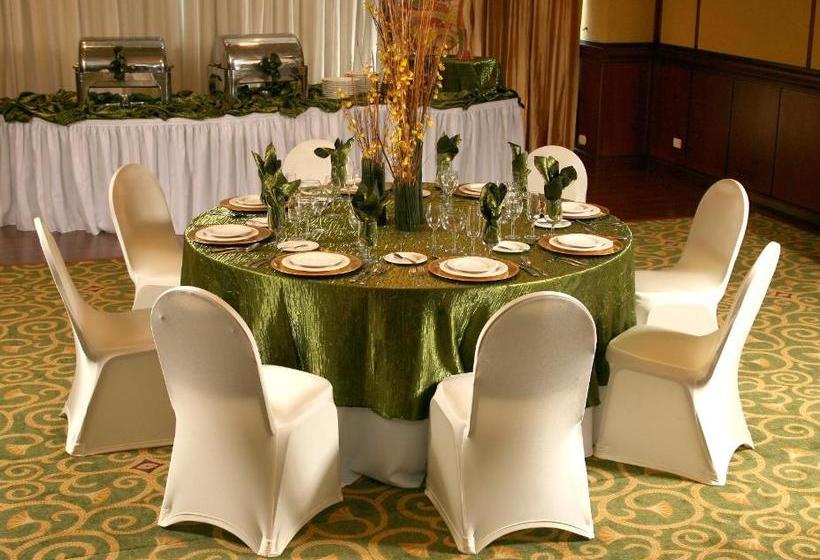 هتل Crowne Plaza San Pedro Sula