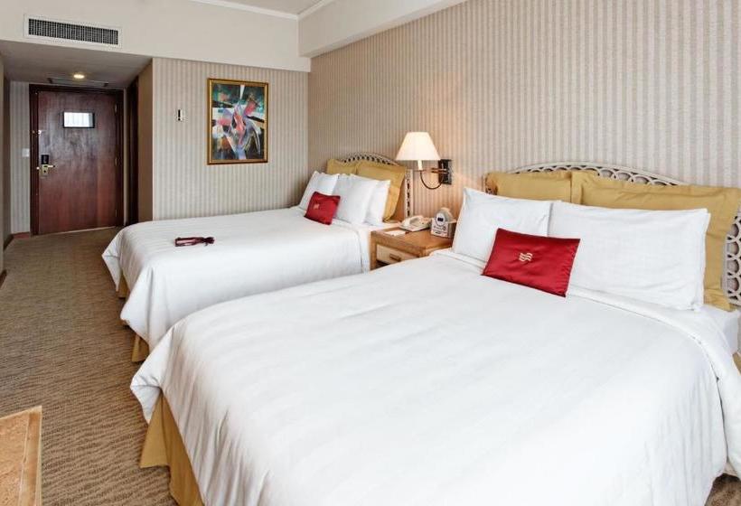 هتل Crowne Plaza San Pedro Sula