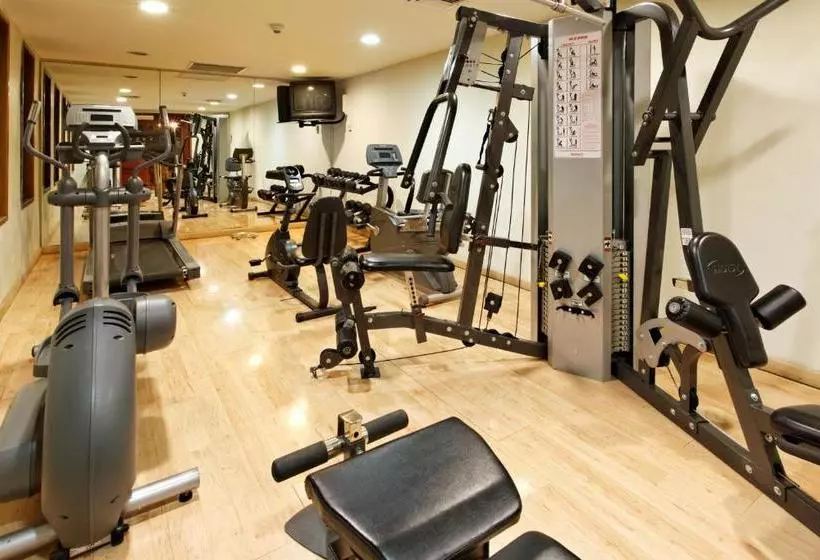 هتل Crowne Plaza San Pedro Sula