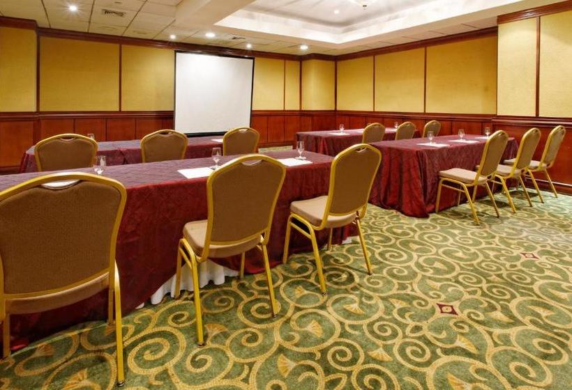 هتل Crowne Plaza San Pedro Sula