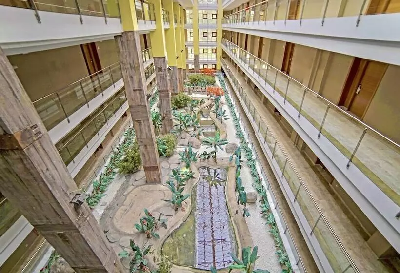 酒店 Holiday World Polynesia