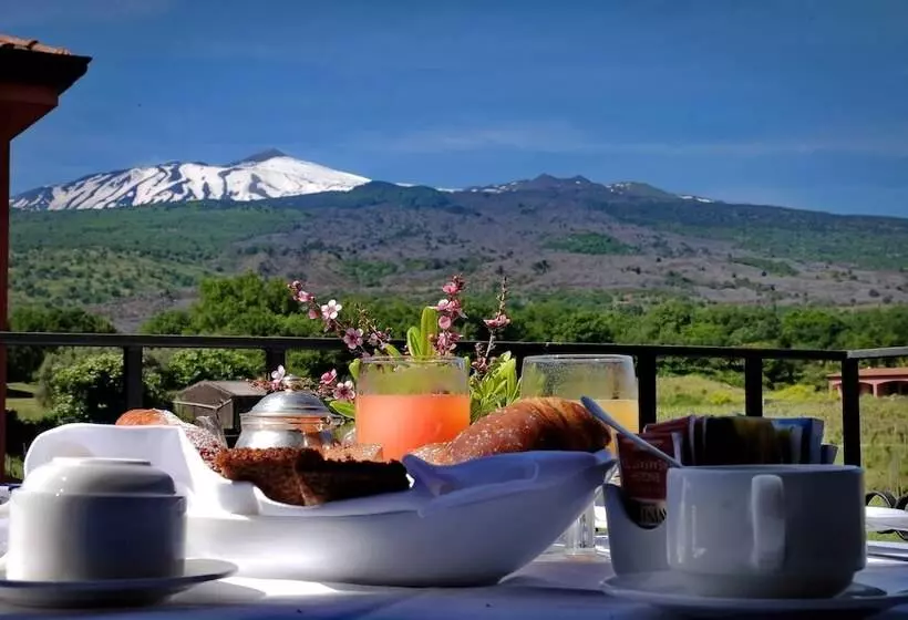 Отель Il Picciolo Etna Golf Resort & Spa