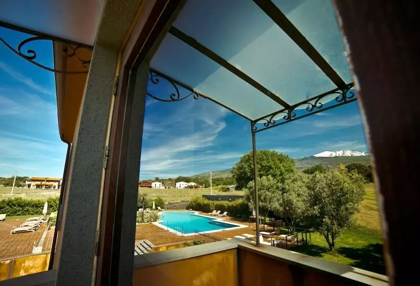 Отель Il Picciolo Etna Golf Resort & Spa