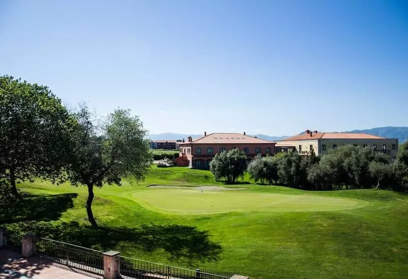 Отель Il Picciolo Etna Golf Resort & Spa