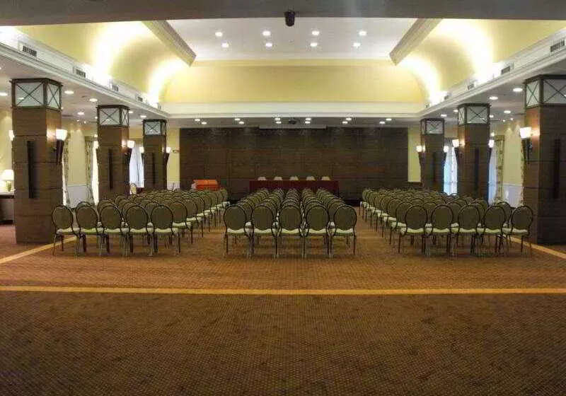 Отель Il Picciolo Etna Golf Resort & Spa