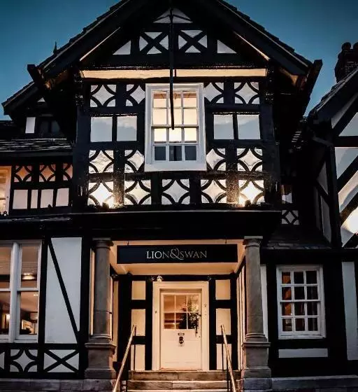 Hotelli Lion & Swan